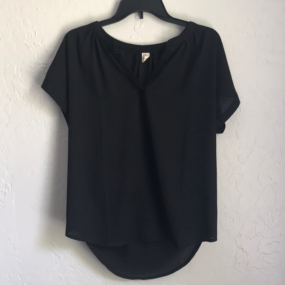 Lil Better black short sleeved blouse